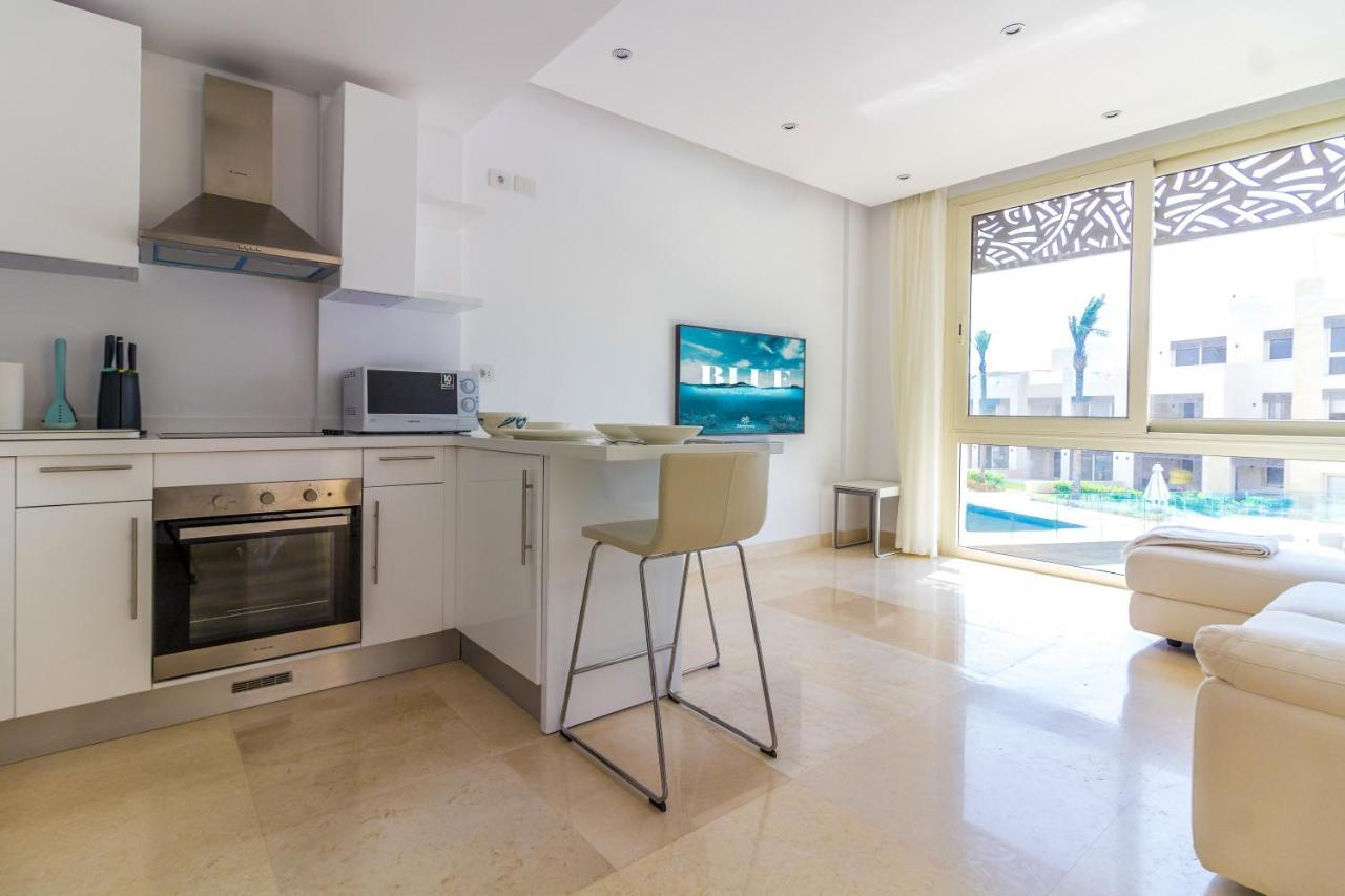 Ollystays Mangroovy Seaview 1Br Beach And Pool Free Access Hurghada Exteriör bild